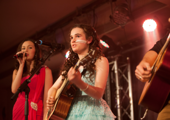 A performer from the Bandage Bear Benefit Gala.